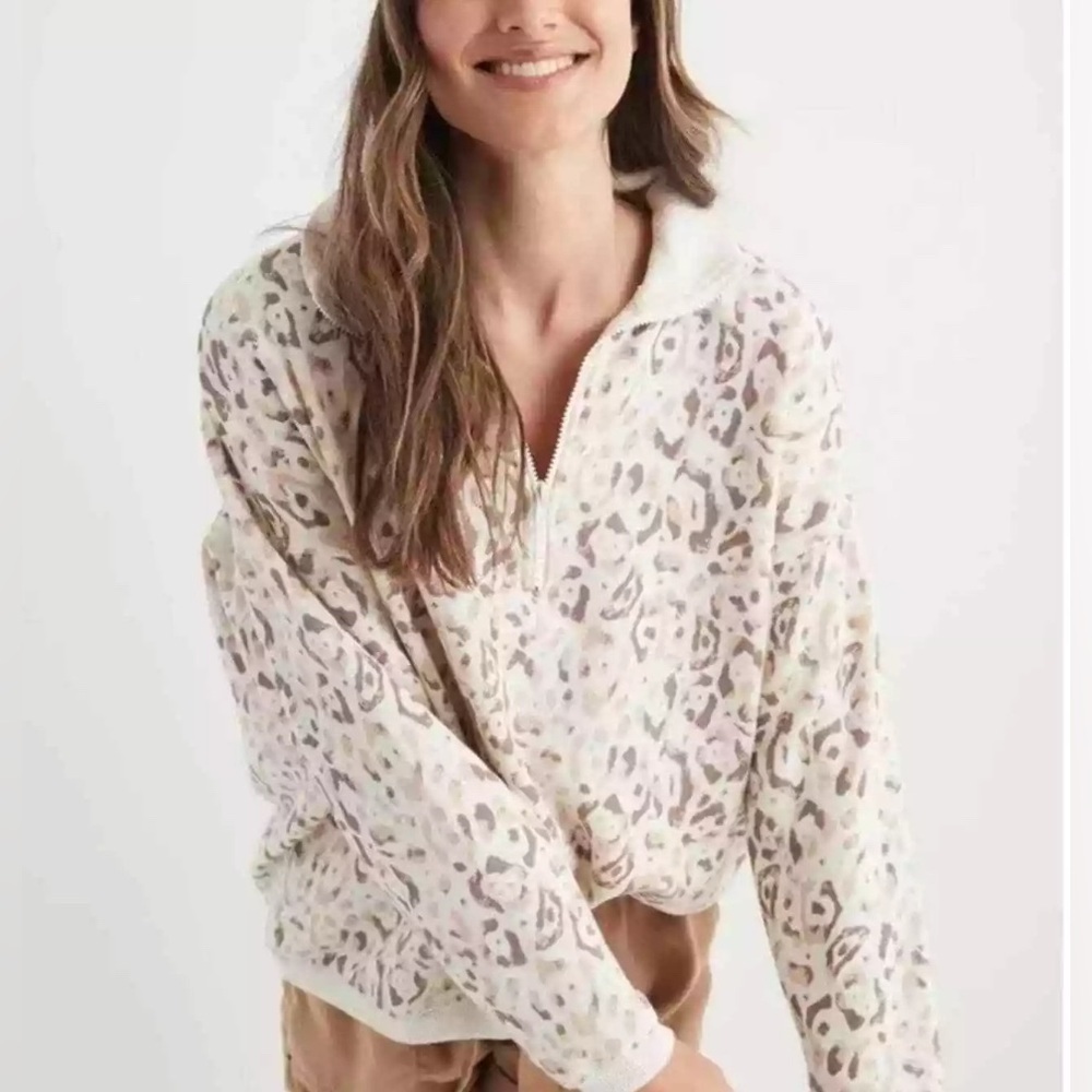 Aerie cream leopard print sweatshirt, medium